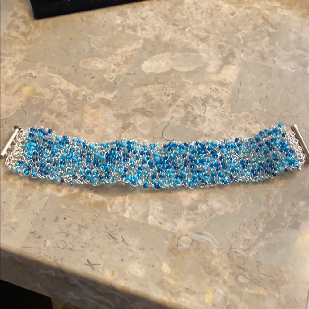 Silvertone wire wide blue glass seed bead bracelet